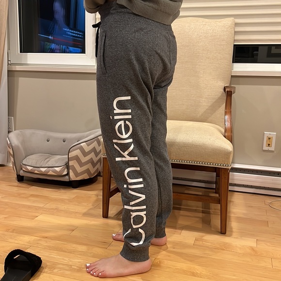 Calvin Klein joggers - Picture 2 of 2
